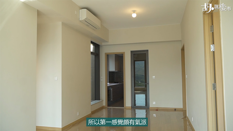 第一座頂層的B室,實用面積964呎