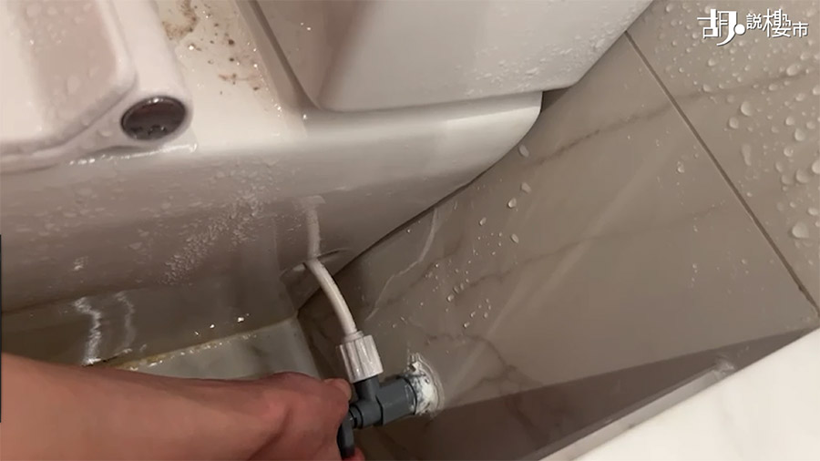 坐廁鹹水喉管竟未接駁！
