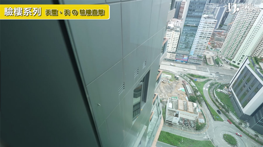 睡房區:間隔實用惟採光度及外牆存隱憂