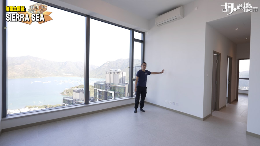 客飯廳長約 5.3 米,闊約 4.4 米,主廳面積約 250 呎