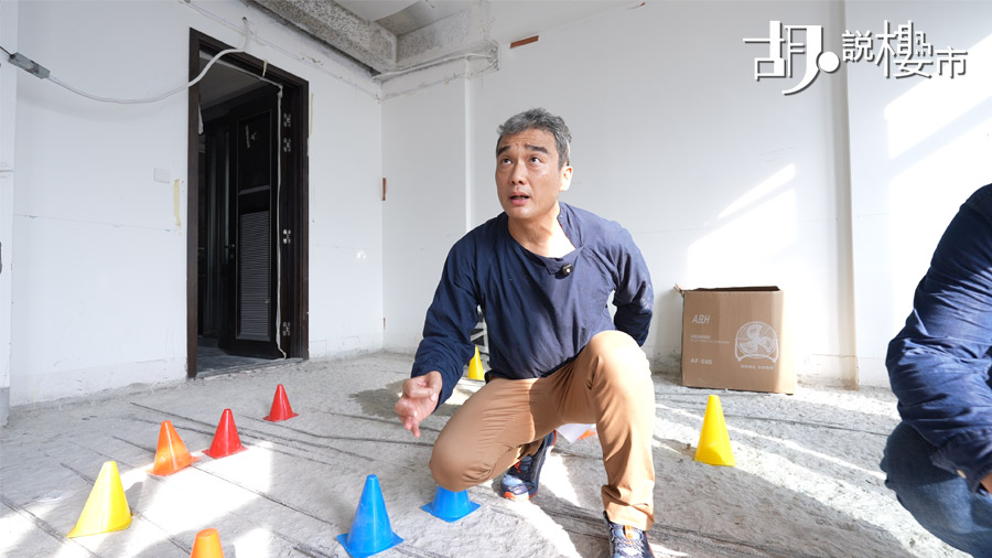 孟家榮指出,一般鋼筋應按批准圖則及指定間距排列;單憑目測並不足以確定整體結構是否安全,但現場所見部分排列情況並不尋常,有需要進一步以圖則及實際量度作比較。